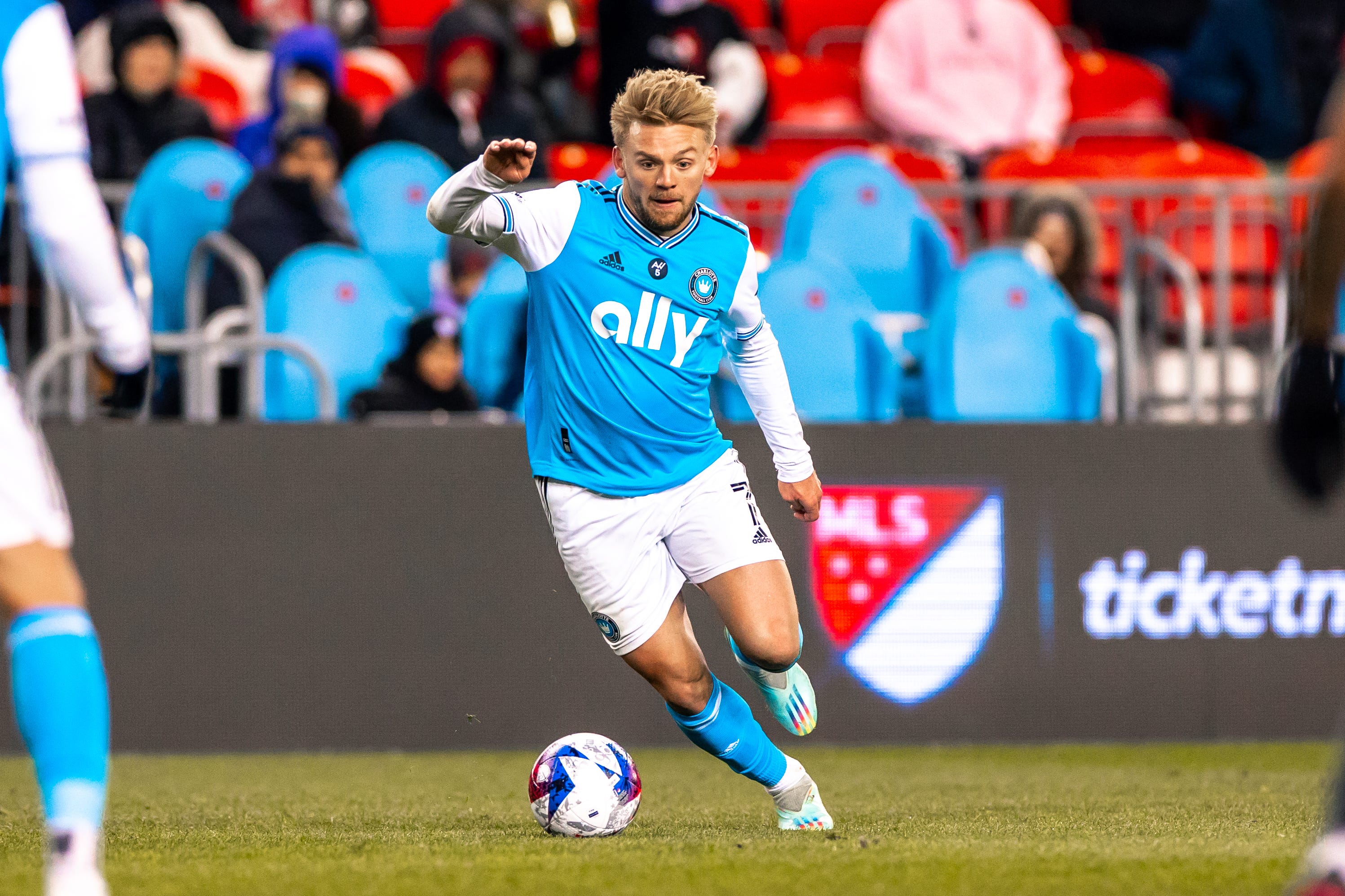 e0ad140d-2dbd-4591-a3c3-