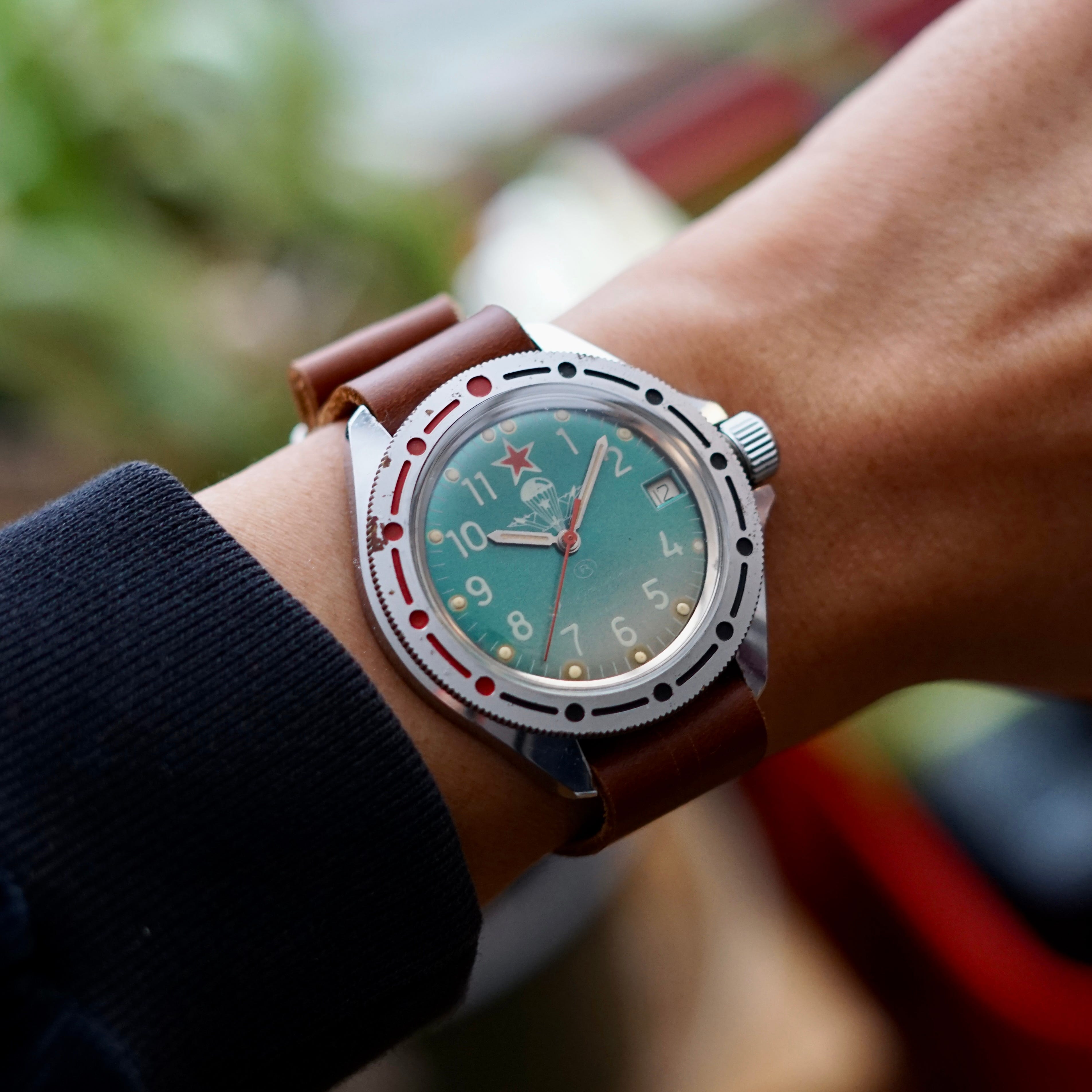 Vostok amphibia best sale glass caseback