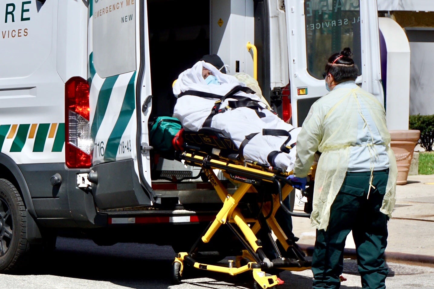 The strange U.S. Covid clock stops by Lauren Wolfe