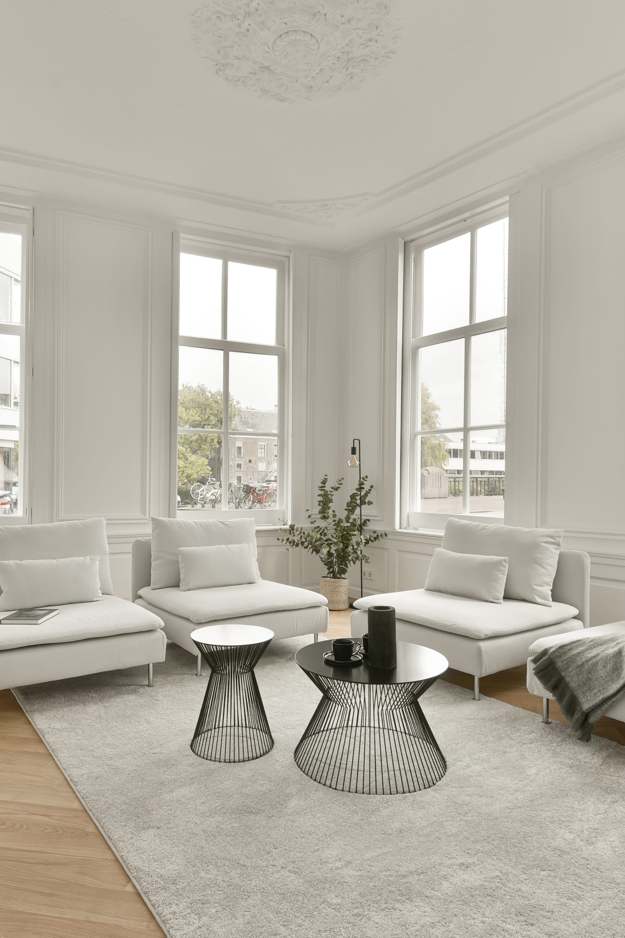 5 Modern Paint Colors That Transform a Room