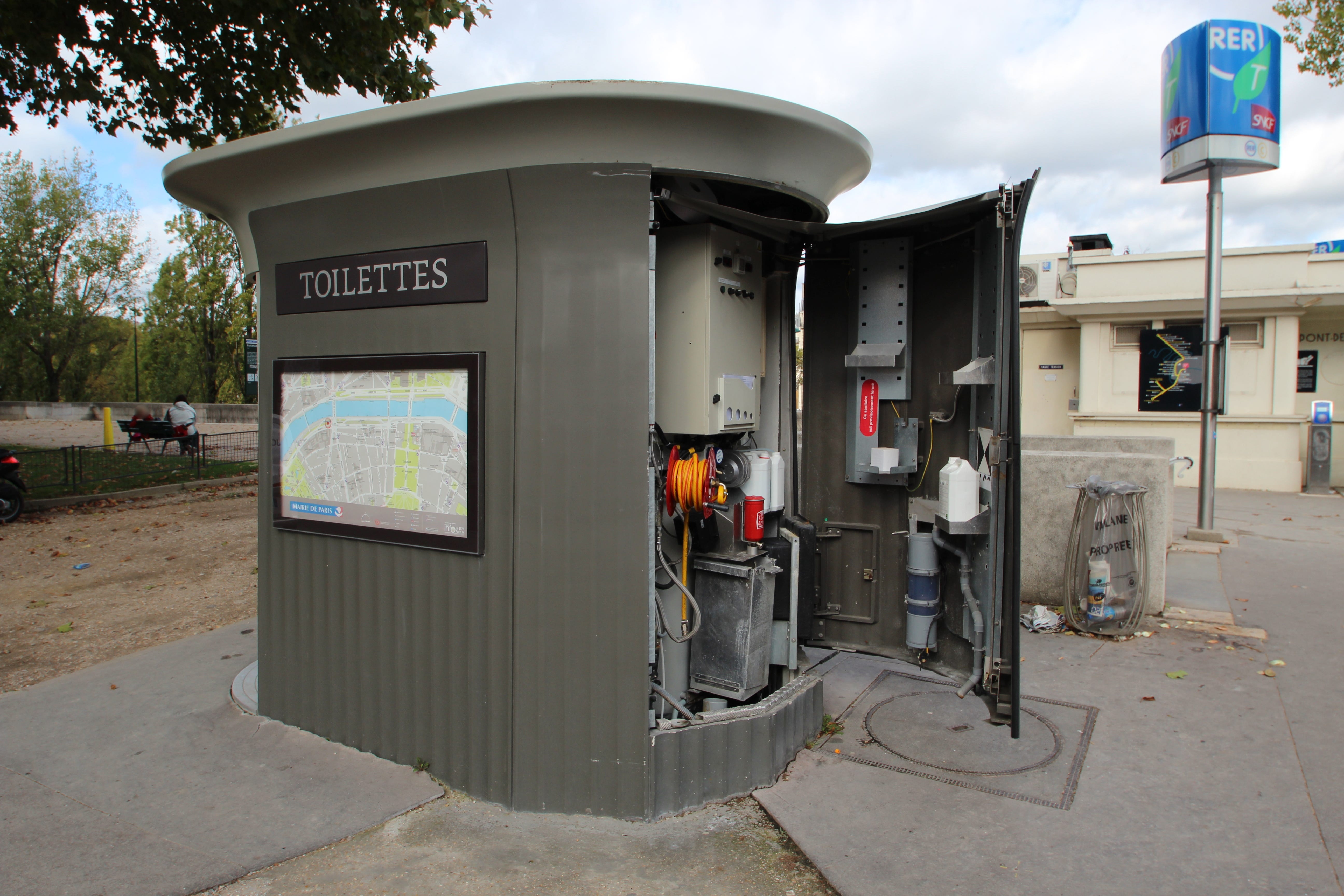 Chicago To Get Actual Public Restrooms Soon, Will Be Fancy Like Paris