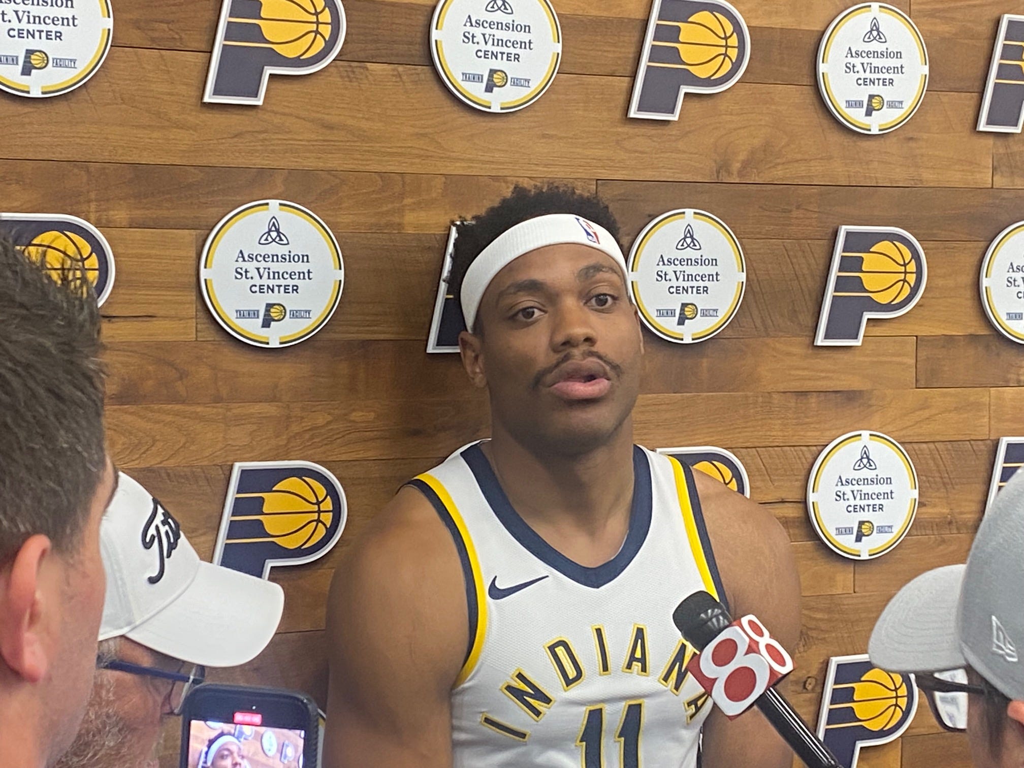 Bruce Brown didn't wait for the season to start impacting Pacers