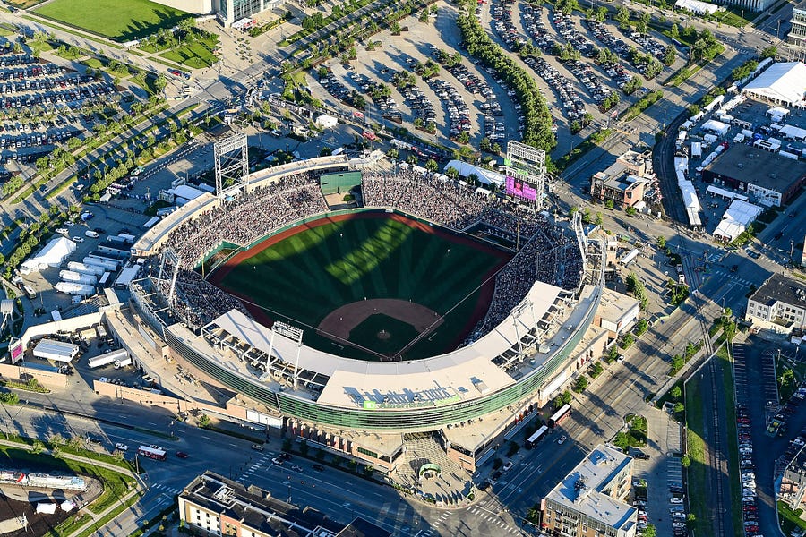 Breaking down 8 teams in the CWS, Local Sports