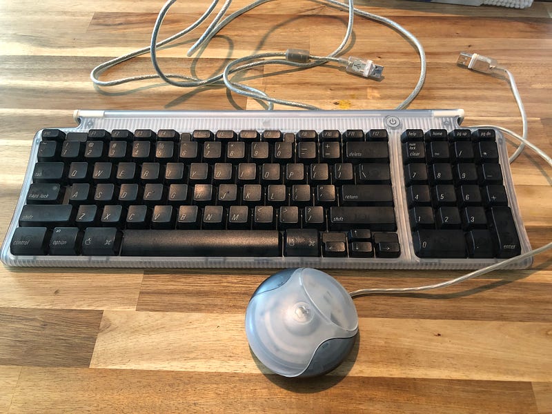 Thrift Store Find: A G3 Era Apple USB Keyboard and Mouse