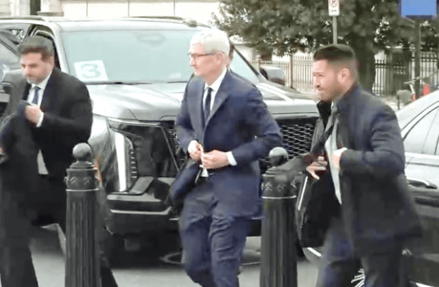 Apple CEO Tim Cook meets with President Trump at the White House