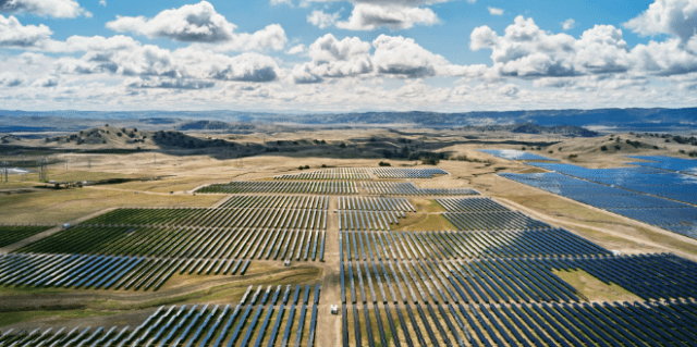 Apple’s California Flats solar farm helps power its corporate headquarters, along with solar power installed on the roof of Apple Park.