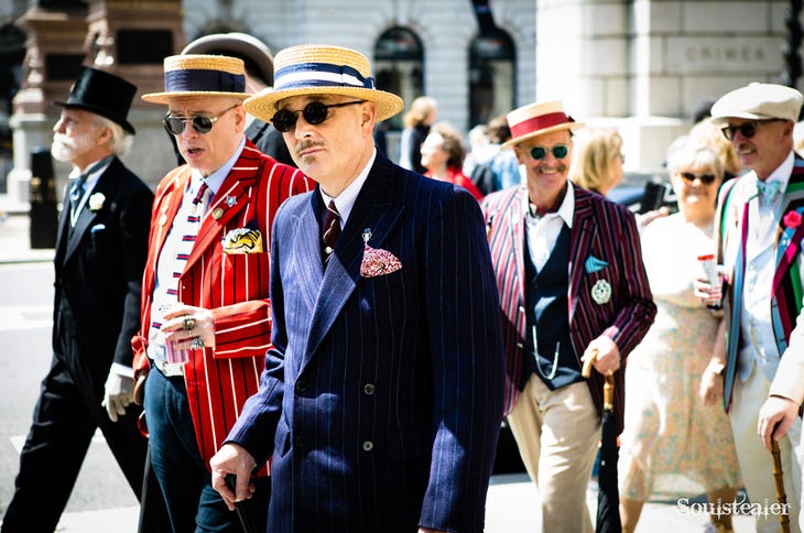 Dandies sauntering through London