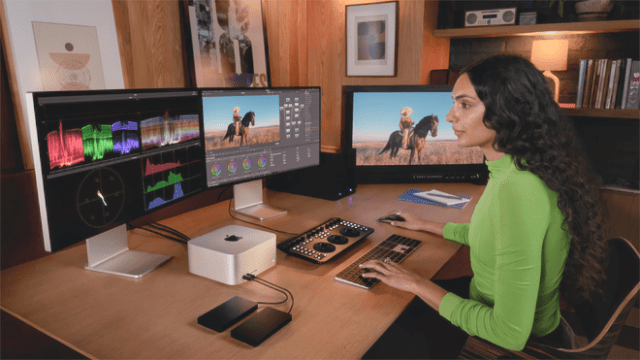 Mac Studio was designed to pair beautifully with the expansive 27-inch 5K Retina Studio Display, making it the ultimate studio setup.