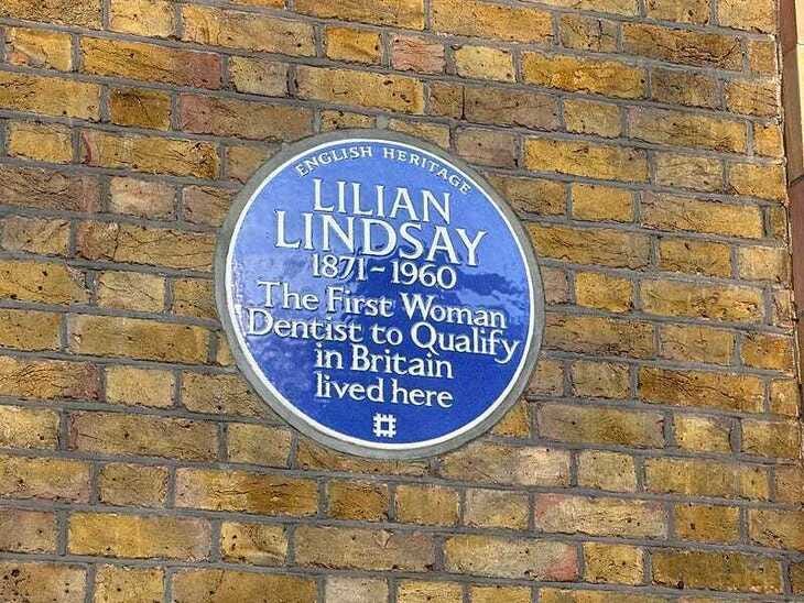 A blue plaque to the first woman dentist to qualify in Britain