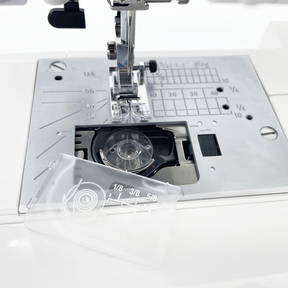 Horizontal rotary hook with a drop-in bobbin
