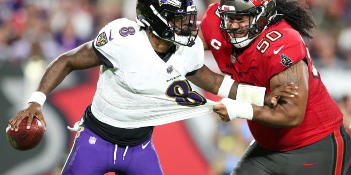 Vita Vea Scares Me - by Ted Zahn / @WeaponNext