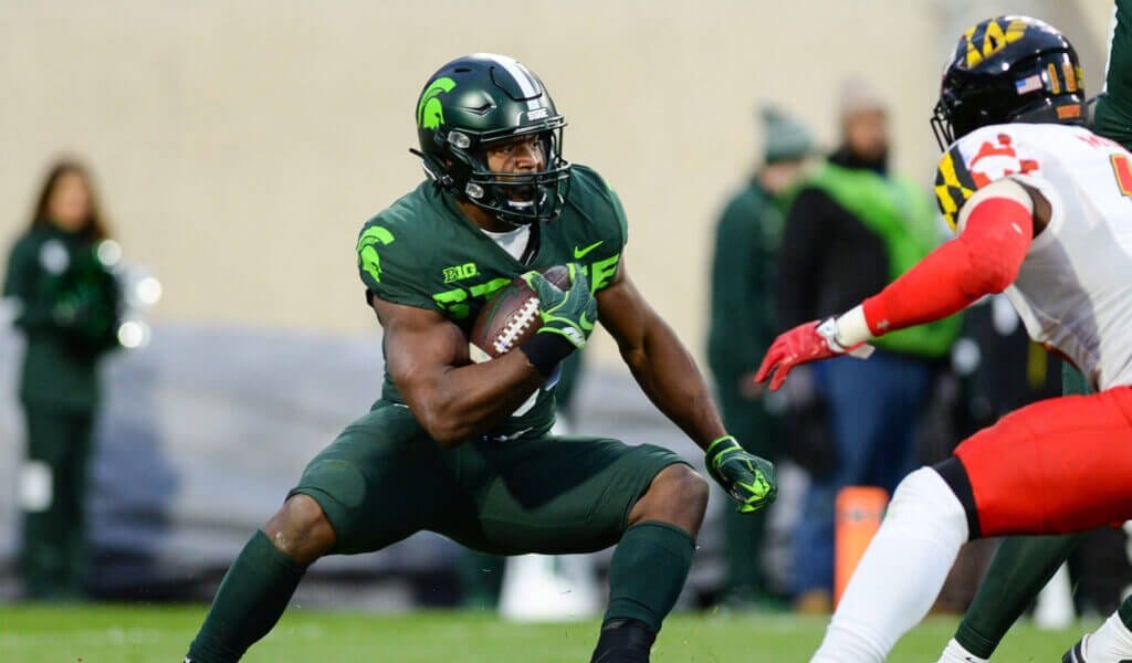 DK Metcalf showed off insane speed chasing down Budda Baker on INT