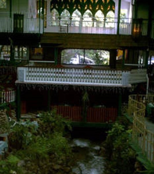 Death Visits the Haunted Brookdale Lodge