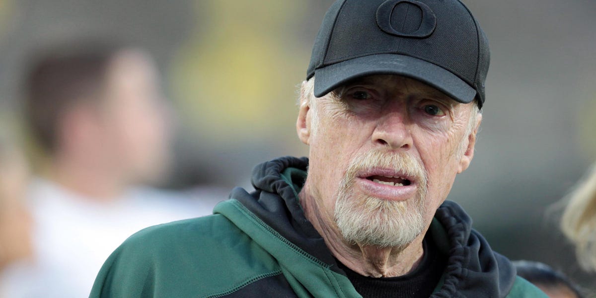 Canzano: Phil Knight can help put the Pac-12 back together again
