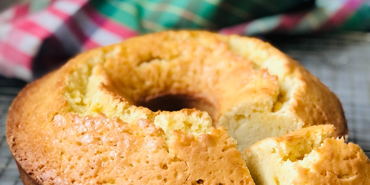 Cold Oven Pound Cake - The Midnight Baker