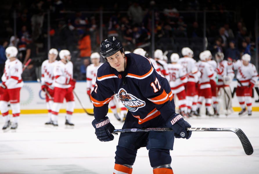 Alexander Romanov hit sets tone in Islanders' win over Devils