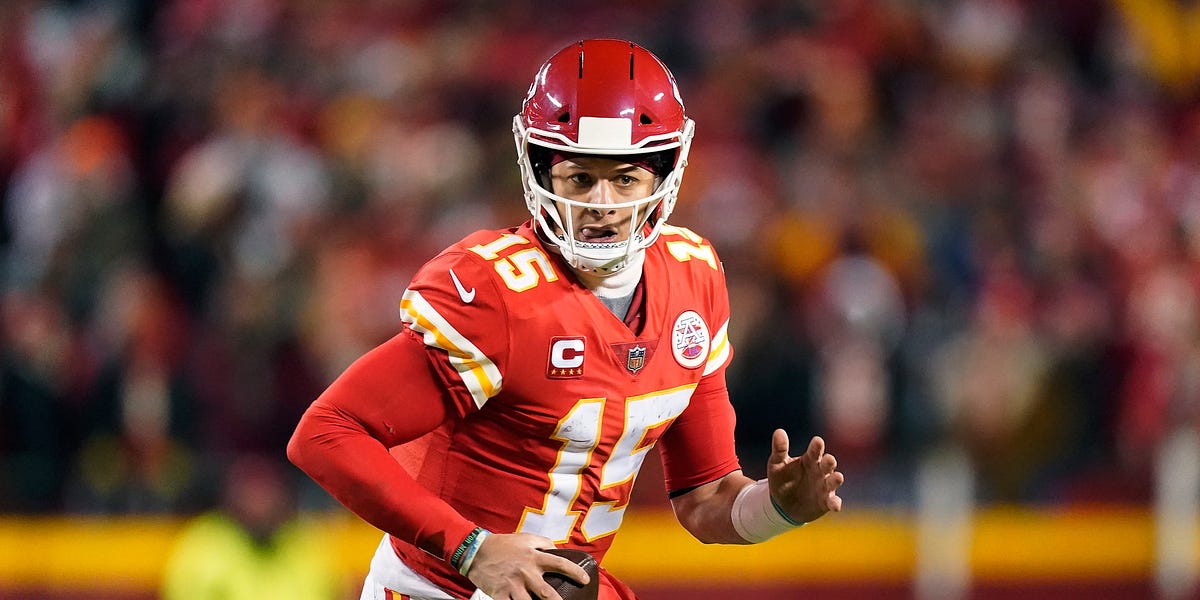 Patrick Mahomes: We lost an all-time great receiver in Tyreek Hill, but our  coaches adapted : r/nfl