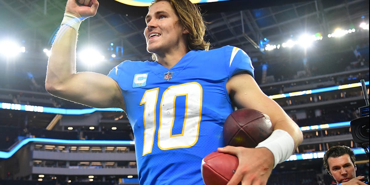 Justin Herbert shines against Dolphins; puts Chargers in seventh seed
