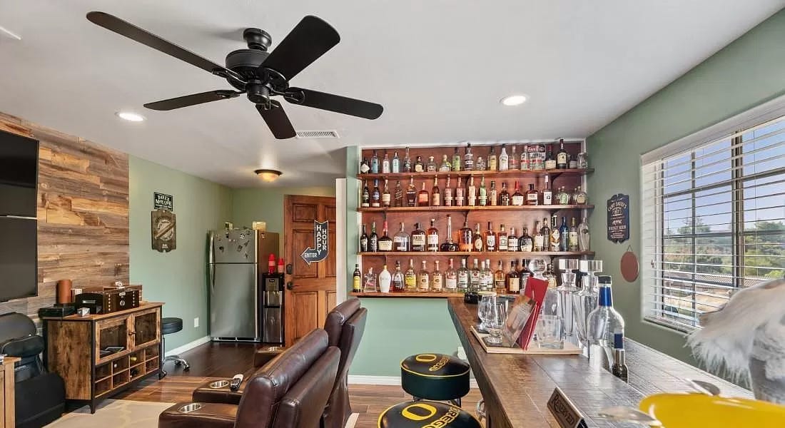 125 Best Man Cave Ideas (Furniture & Decor Pictures)  Man cave room,  Masculine interior, Man cave home bar