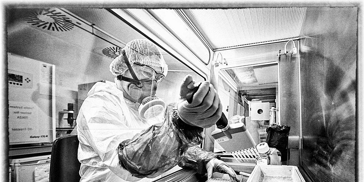 NIH Infectious Disease Researcher Calls for End of Dangerous Virus Studies