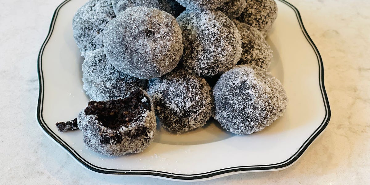 No-Bake Whiskey Kisses Recipe (aka Whiskey Balls or Bourbon Balls