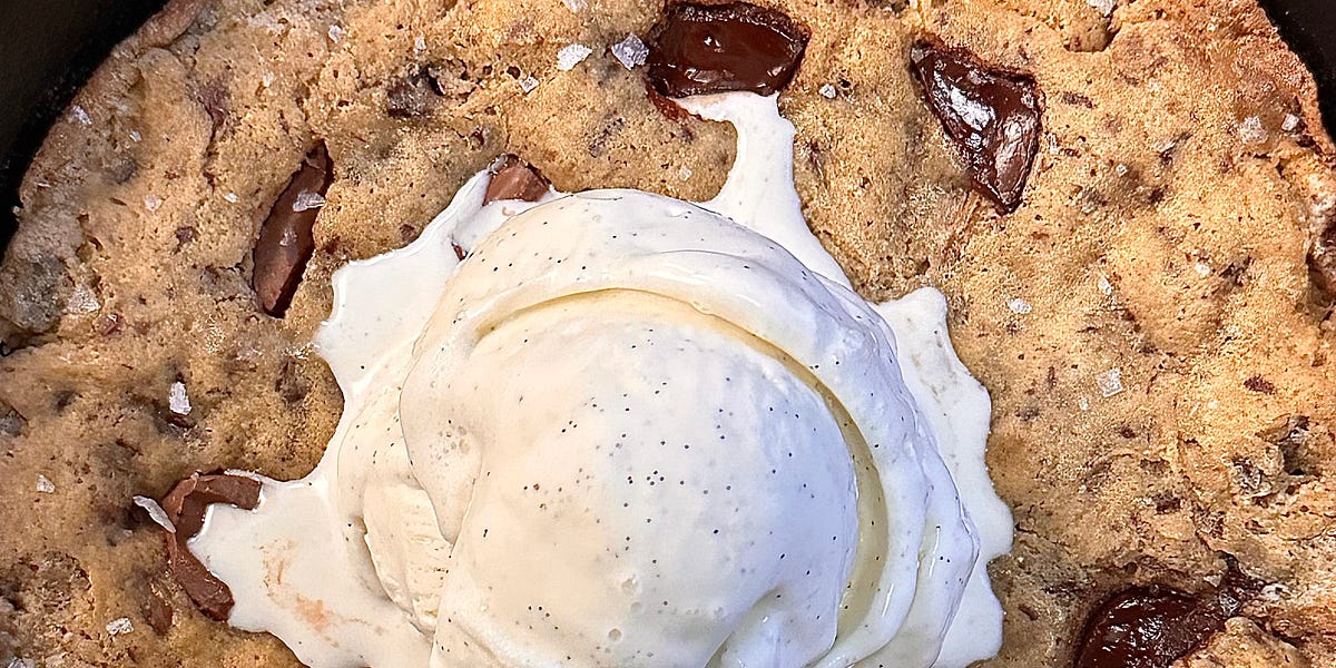 Giant Chocolate Chunk Skillet Cookie - LideyLikes