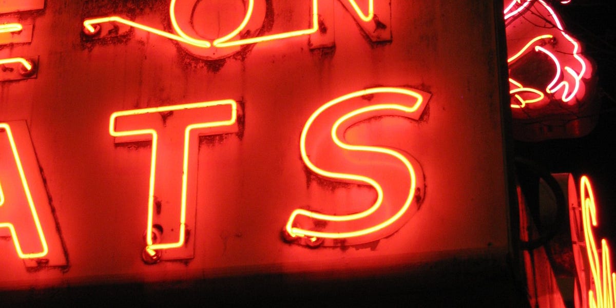 America Installs Another Giant Neon Sign That Says BRIBE US America Installs Another Giant Neon Sign That Says BRIBE US