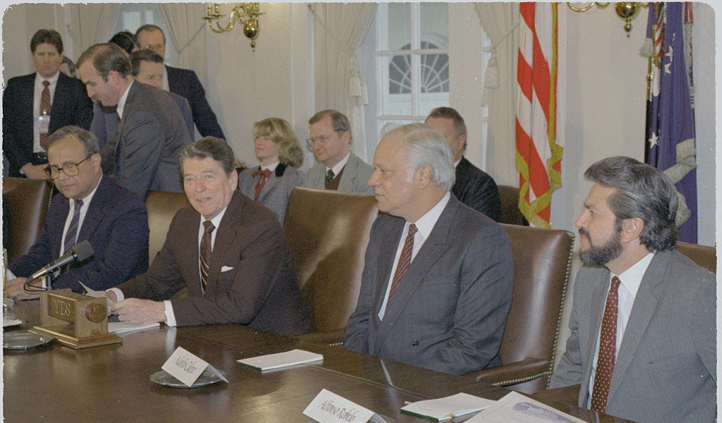 Trump stoppt Finanzierung für National Endowment for Democracy (NED)

Die Trump-Regierung hat die Fi...