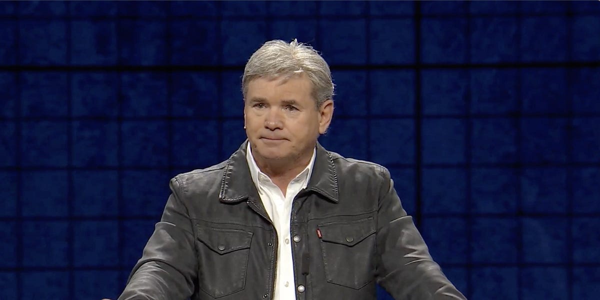 Violating IRS rules, hate-preacher Jack Hibbs endorses candidate from  pulpit (again)