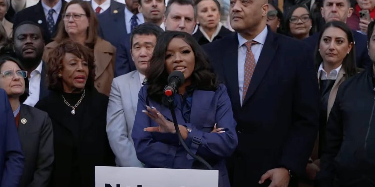 Who Do We Love This Week? (And Who Could Perhaps Use Some More Encouragement?)