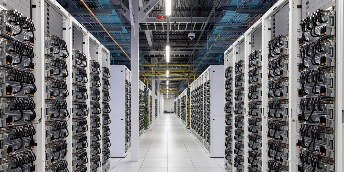 人工智能周报 #296 - 新Gemini模型登顶排行榜，xAI获得融资，Pixtral大型模型