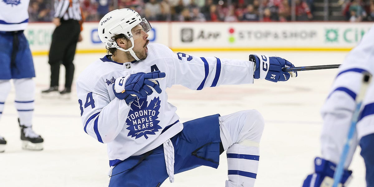 Maple Leafs Beat Blackhawks & Auston Matthews Shares Stories of Growth
