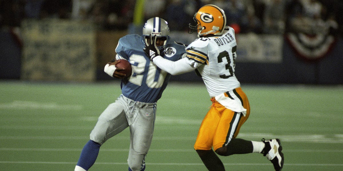 Remember When: Barry Sanders rushes for 100 yards for 1st time
