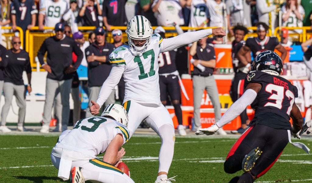 Packers seal comeback victory over Texans with a kick