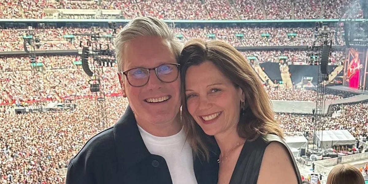 Free Gear Keir And The Victoria Sponge by Fergus Mason