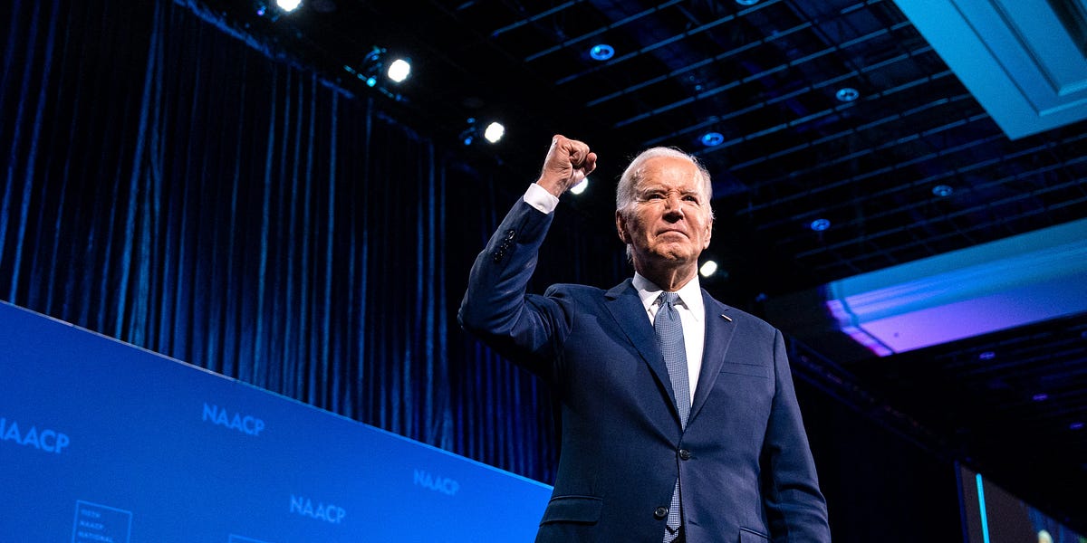 Biden&rsquo;s Treading Water. It&rsquo;s Not Enough.