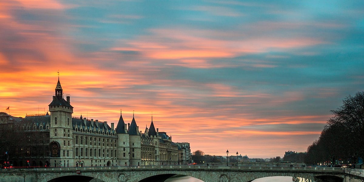 Waning, then Waxing: Towards a New Parisian New Year