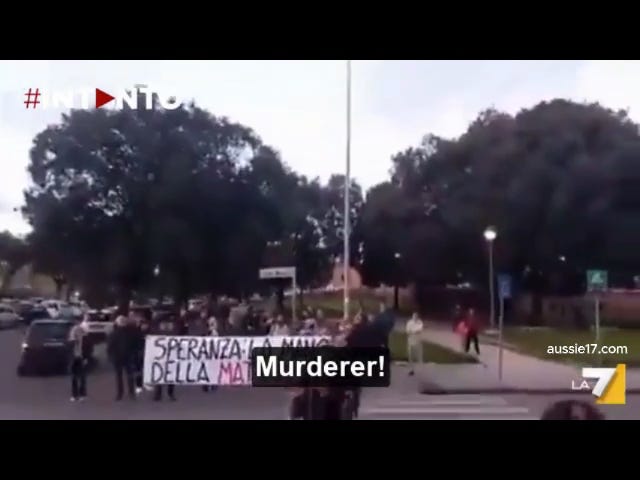 Roberto Speranza, former Italian ex-minister of Health Confronted by Furious Crowd of Vaccine-Injured Citizens, Met with Cries of 'Murderer!'