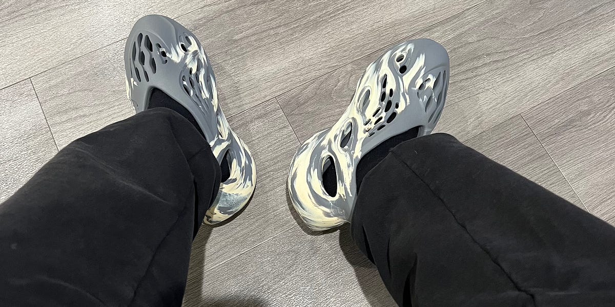 yeezy foam runner - ファッション