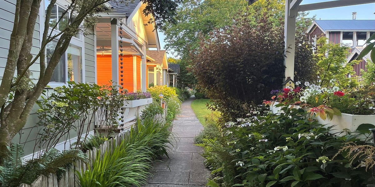 Suksessen Third Street Cottages by Øyvind Holmstad