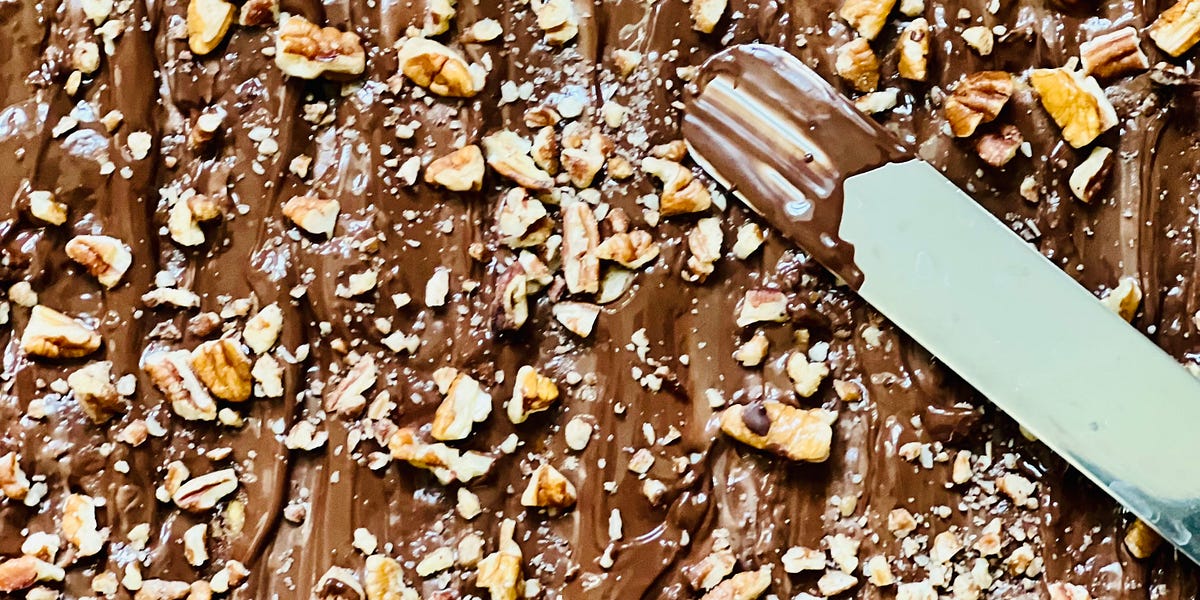 Country Club Crackers, Chocolate Saltine Toffee & Firecrackers No. 134