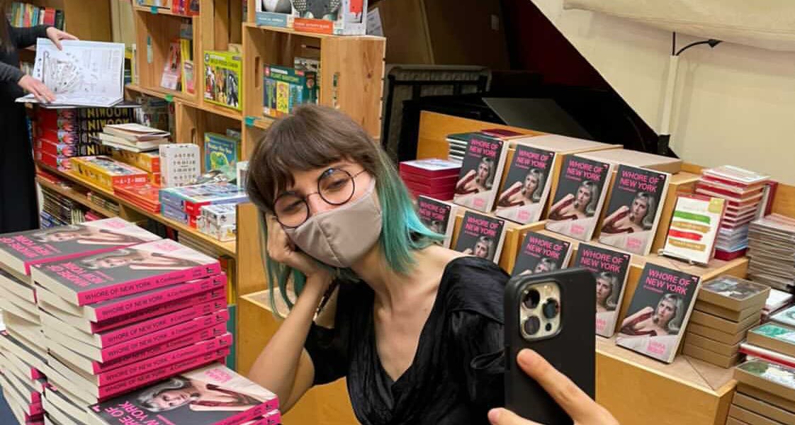 Letting it all hang out - Liara Roux