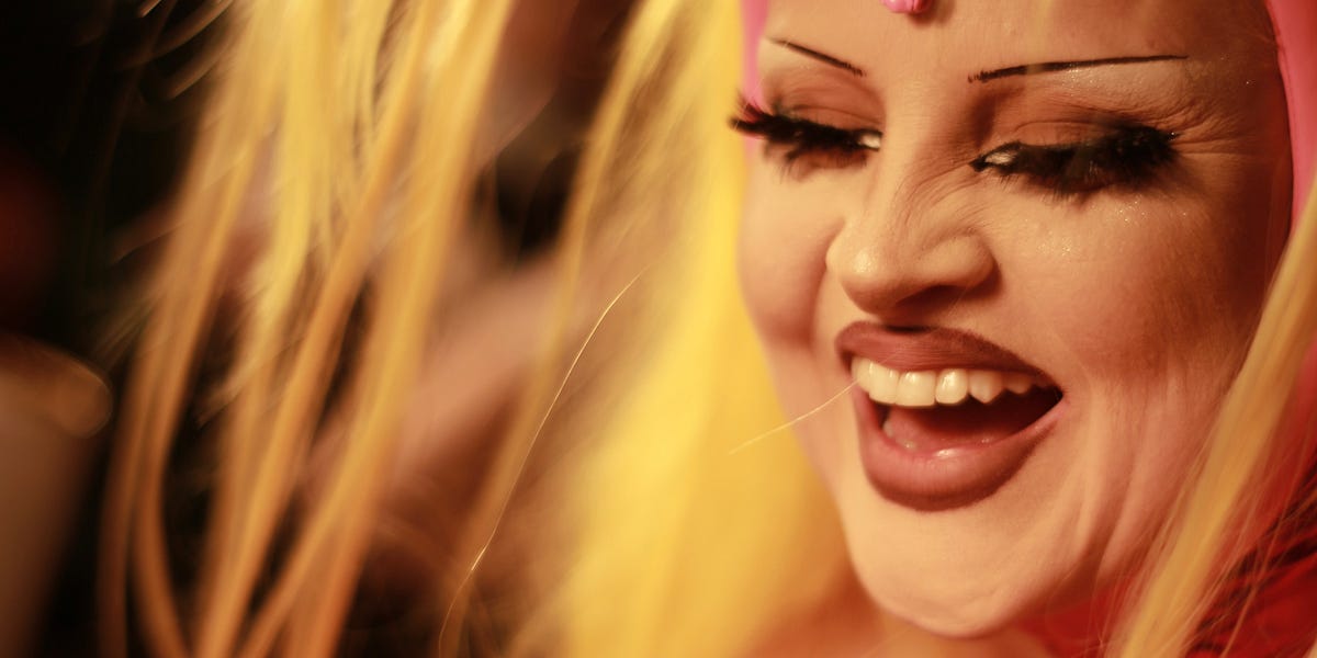 CHOKE HOLE Charlie H. Stern’s PWI Archive