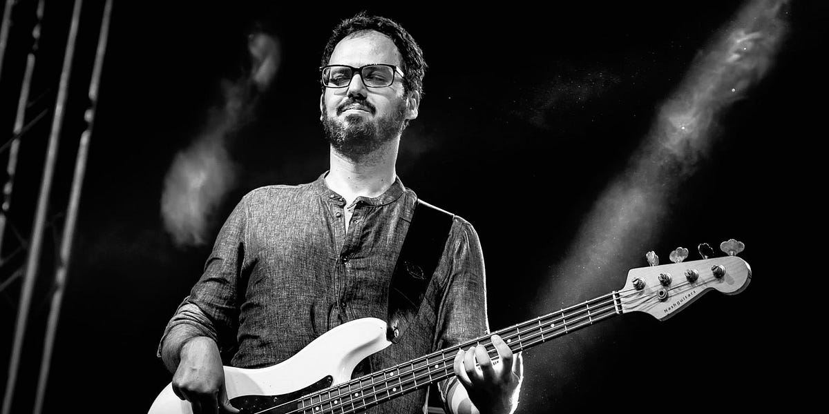 Warm Up Etudes for Electric Bass by Roberto Lo Monaco