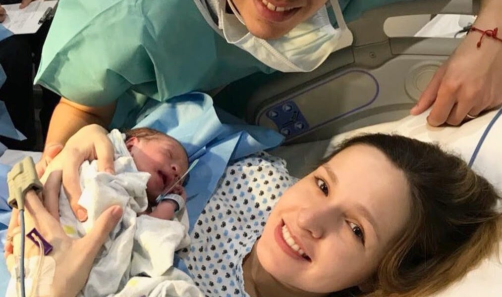 Cuando nace tu primer hijo... by Annie Elizondo