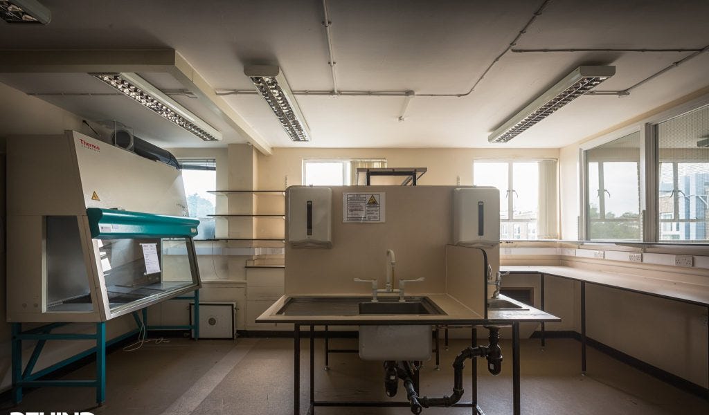 A peek into some abandoned labs - by Eva Amsen - Mixture