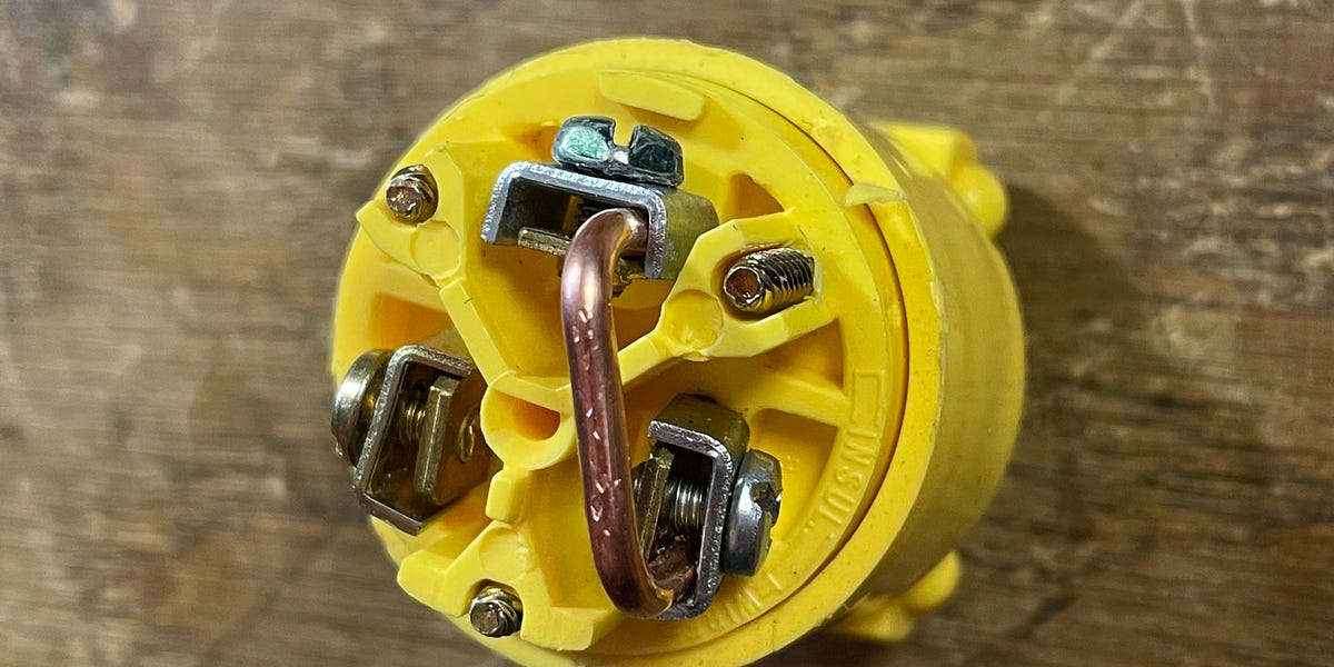DIY Generator Bonding Plug by Mike Sokol RVelectricity