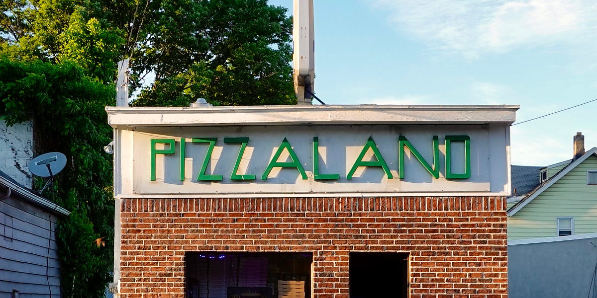 Sopranos pizzeria shop