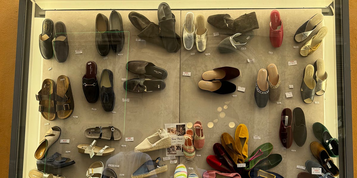 Ana roman shoes and bags store