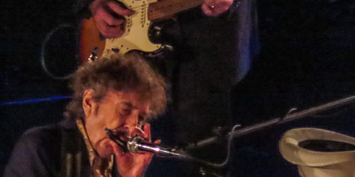 Review Bob Dylan in Evansville, Indiana 2023 (by Caryn Rose)